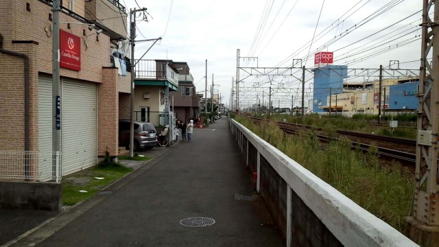 髙久製パンの前の道